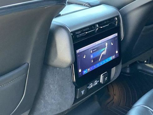 Used 2023 Jeep Grand Wagoneer 4WD w/ Flexible Seating Group image 18