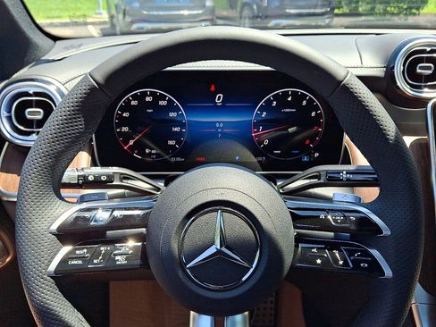 New 2025 Mercedes-Benz GLC 300 4MATIC image 19