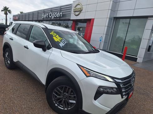 Certified 2025 Nissan Rogue S AWD/4WD image 1