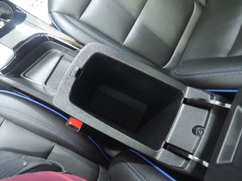 Used 2025 Buick Envista Sport Touring w/ Experience Buick Package FWD image 23