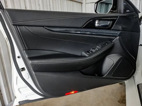 Used 2022 Nissan Maxima Platinum w/ Sport Mat Group FWD image 43