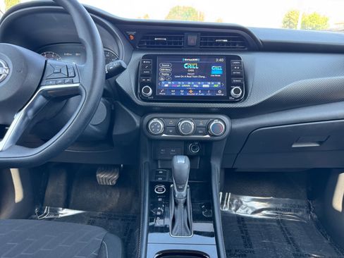Used 2024 Nissan Kicks SV image 15