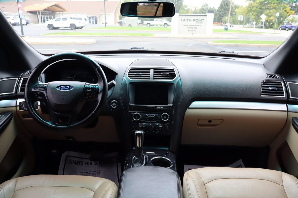 Used 2016 Ford Explorer XLT w/ Equipment Group 202A AWD/4WD image 16