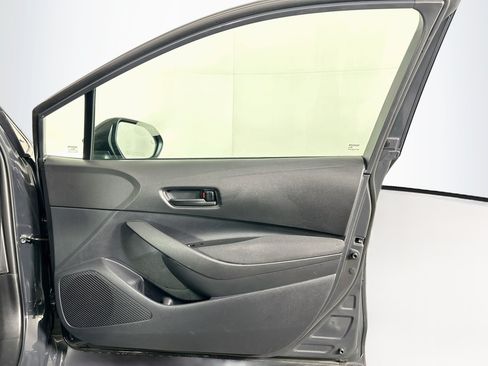 Used 2025 Toyota Corolla LE w/ Convenience Package FWD image 30