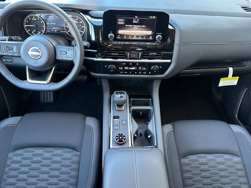 New 2025 Nissan Pathfinder SV w/ Black Appearance Package image 10