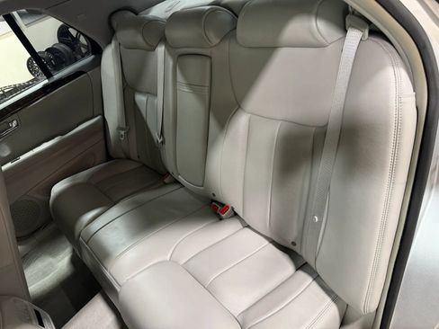 Used 2009 Cadillac DTS w/ Trunk Convenience Package FWD image 31