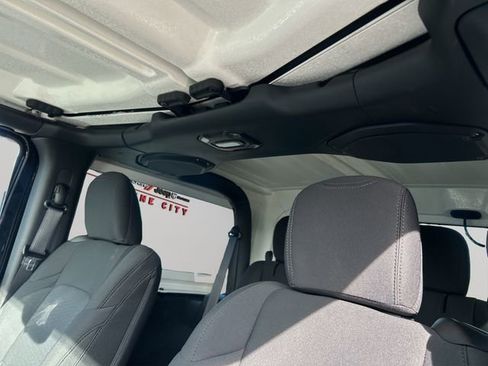 Used 2022 Jeep Wrangler Sport S image 26