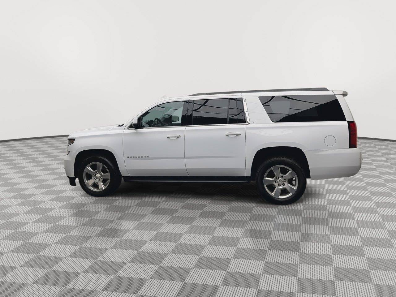 Used 2020 Chevrolet Suburban LT AWD/4WD image 36