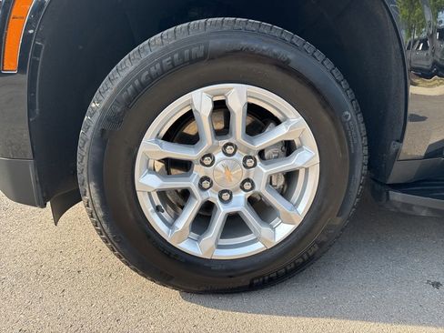 Used 2025 Chevrolet Tahoe LT image 31