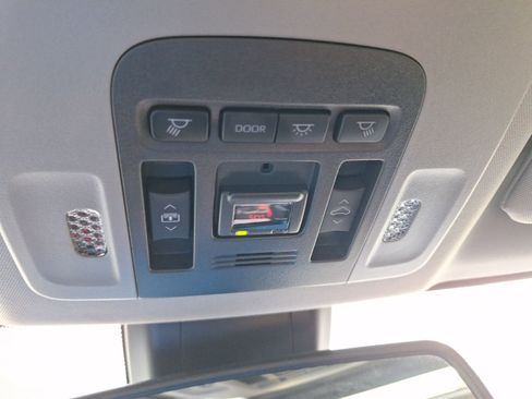 Used 2023 Toyota Camry XSE image 28