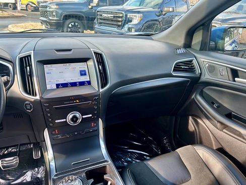 Used 2019 Ford Edge ST w/ Cold Weather Package image 22