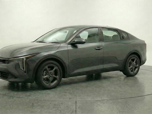Used 2025 Kia K4 LXS image 3