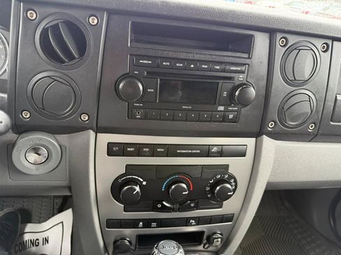 Used 2007 Jeep Commander Sport w/ Trailer Tow Group IV AWD/4WD image 14