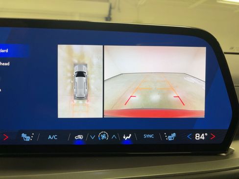 New 2026 Chevrolet Traverse LT w/ Sun and Wheel Package image 25