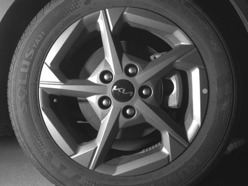 Used 2025 Kia K4 LXS image 13