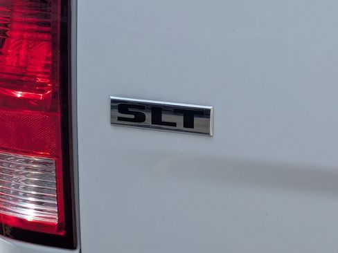 Used 2018 RAM 1500 Classic SLT AWD/4WD image 21
