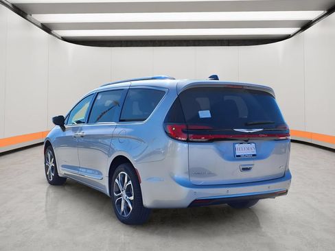New 2026 Chrysler Pacifica Pinnacle AWD/4WD image 4