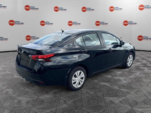 Used 2022 Nissan Versa S FWD image 7