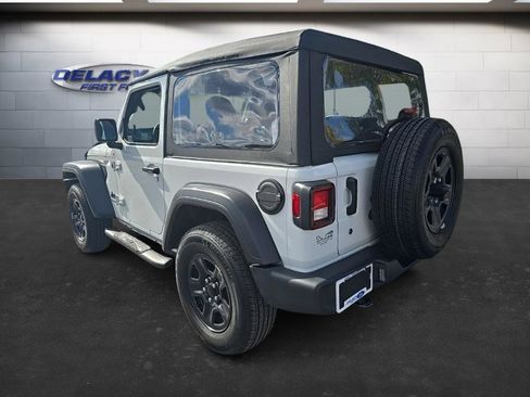 Used 2022 Jeep Wrangler Sport image 3