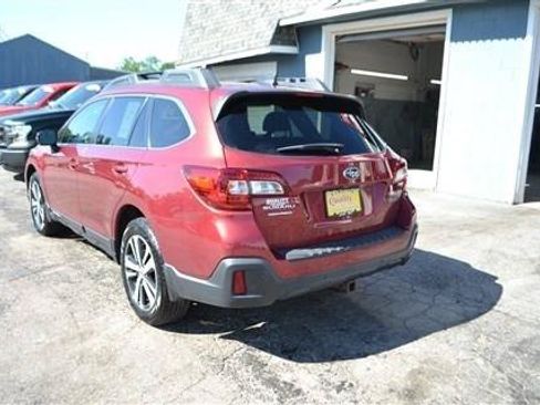 Used 2018 Subaru Outback 2.5i Limited AWD/4WD image 8