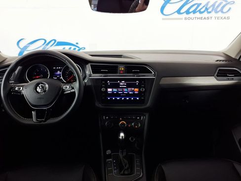 Used 2021 Volkswagen Tiguan SEL FWD image 14