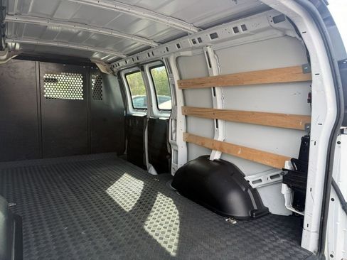 Used 2024 Chevrolet Express 2500 w/ Driver Convenience Package image 11