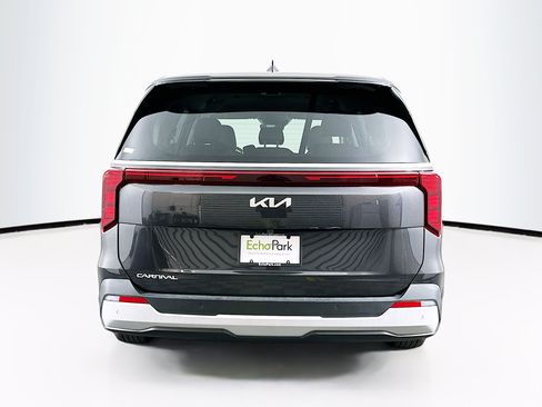 Used 2026 Kia Carnival FWD image 7