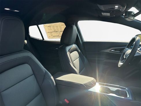 New 2026 Chevrolet Equinox EV LT image 26