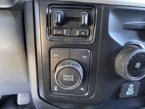 Used 2023 Ford F350 XLT w/ FX4 Off-Road Package image 9