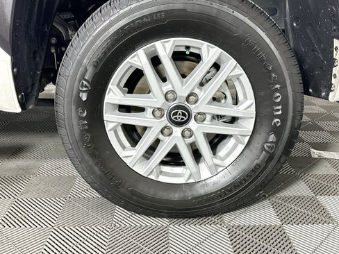 Used 2025 Toyota Tundra SR5 w/ SR5 Premium Package AWD/4WD image 11