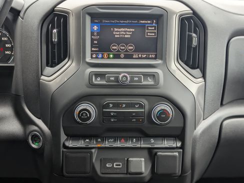 Used 2025 Chevrolet Silverado 1500 Custom Trail Boss AWD/4WD image 25