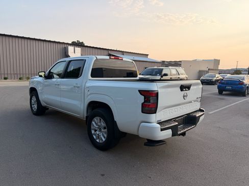 Used 2023 Nissan Frontier SV w/ Tow Package AWD/4WD image 5