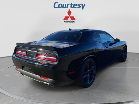 Used 2019 Dodge Challenger R/T Scat Pack w/ Shaker Package RWD image 5