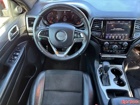 Used 2019 Jeep Grand Cherokee Altitude AWD/4WD image 15