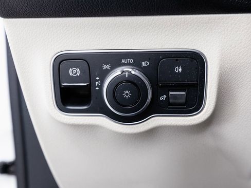 Certified 2024 Mercedes-Benz EQB 300 4MATIC image 9