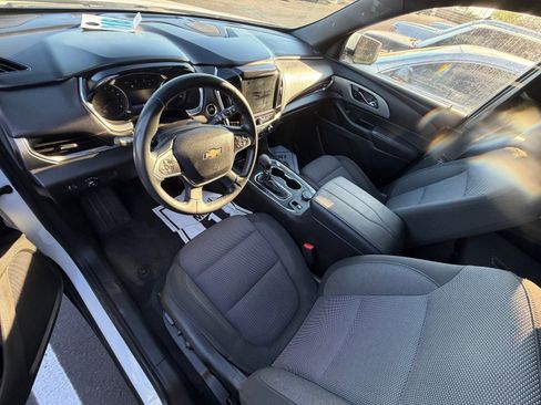 Used 2023 Chevrolet Traverse LT image 7