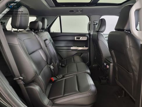 Used 2023 Ford Explorer XLT w/ Equipment Group 202A AWD/4WD image 18