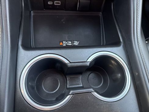 Used 2024 GMC Yukon SLT image 30