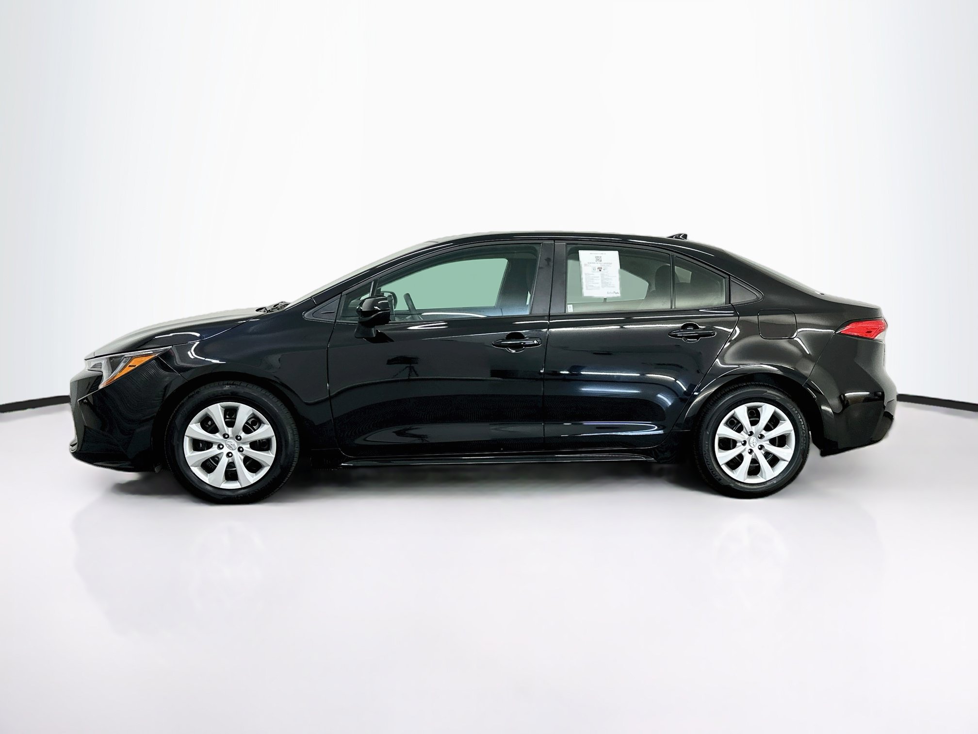 Used 2026 Toyota Corolla LE FWD image 4