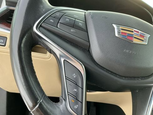 Used 2018 Cadillac XT5 Luxury w/ Driver Awareness Package image 21