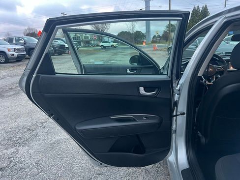 Used 2019 Kia Optima LX image 10