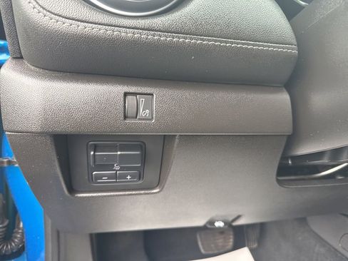 Used 2024 Chevrolet Colorado LT w/ LT Convenience Package AWD/4WD image 18