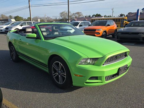 Used 2013 Ford Mustang Premium image 3