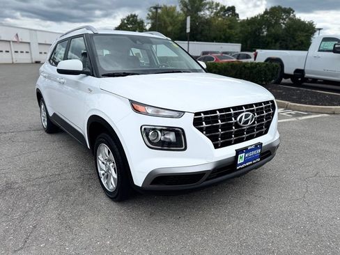 Used 2020 Hyundai Venue SEL FWD image 9
