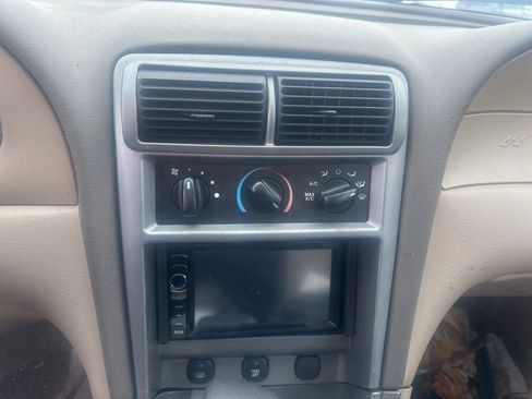 Used 2004 Ford Mustang Coupe image 8