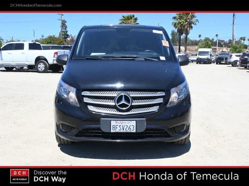 Used 2018 Mercedes-Benz Metris Passenger image 2