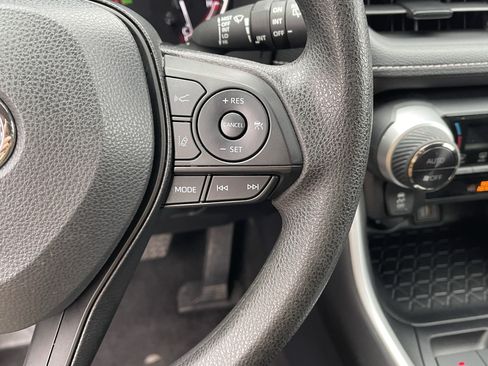 Certified 2025 Toyota RAV4 XLE AWD/4WD image 20