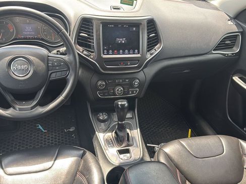 Used 2022 Jeep Cherokee Trailhawk AWD/4WD image 13