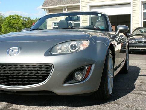 Used 2012 MAZDA MX-5 Miata Grand Touring w/ Premium Pkg RWD image 13