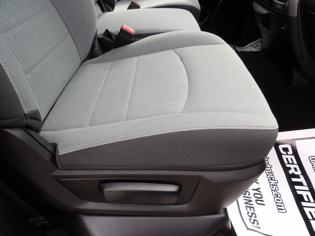 Used 2022 RAM 1500 Classic SLT RWD image 40